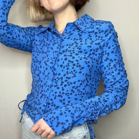 Zara Blue Floral Cinched Sleeved Blouse with Ties - Picture 3 of 12